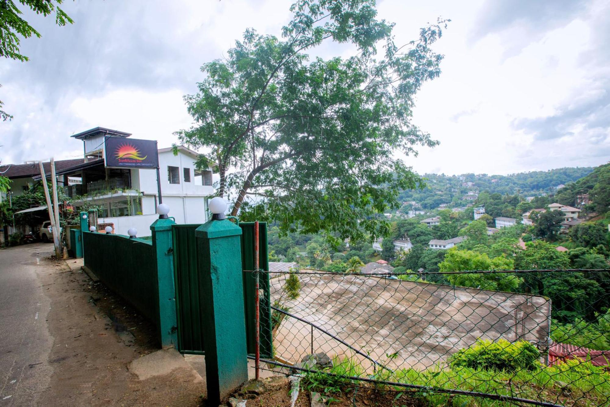 Sunbloom Inn Kandy Exterior foto