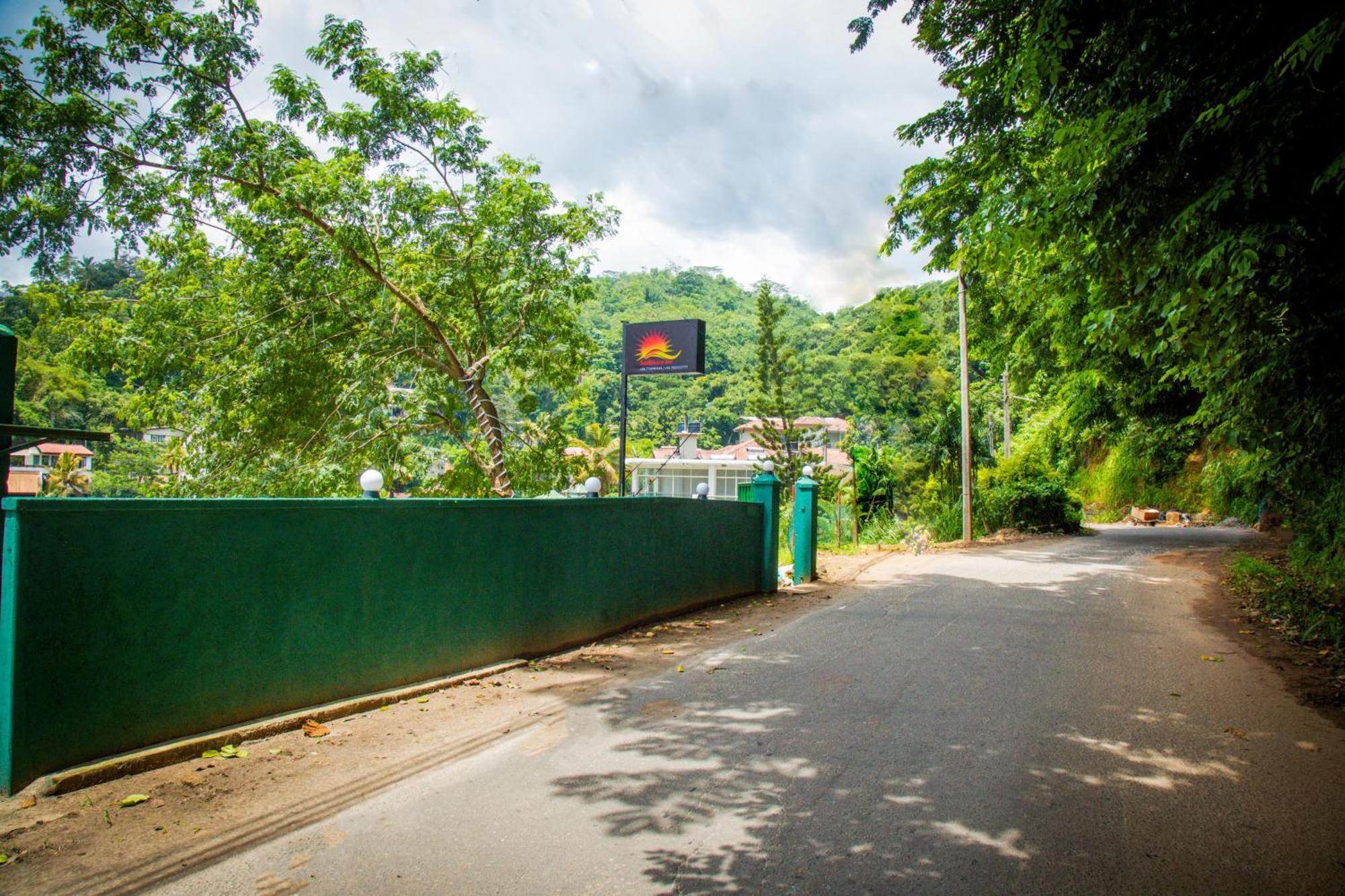 Sunbloom Inn Kandy Exterior foto