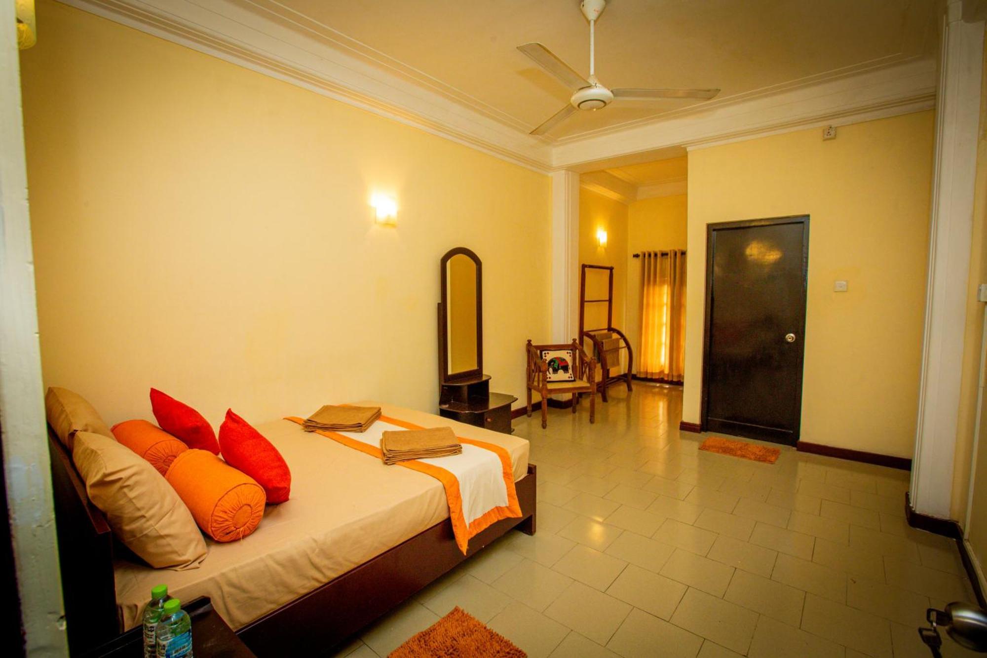 Sunbloom Inn Kandy Exterior foto