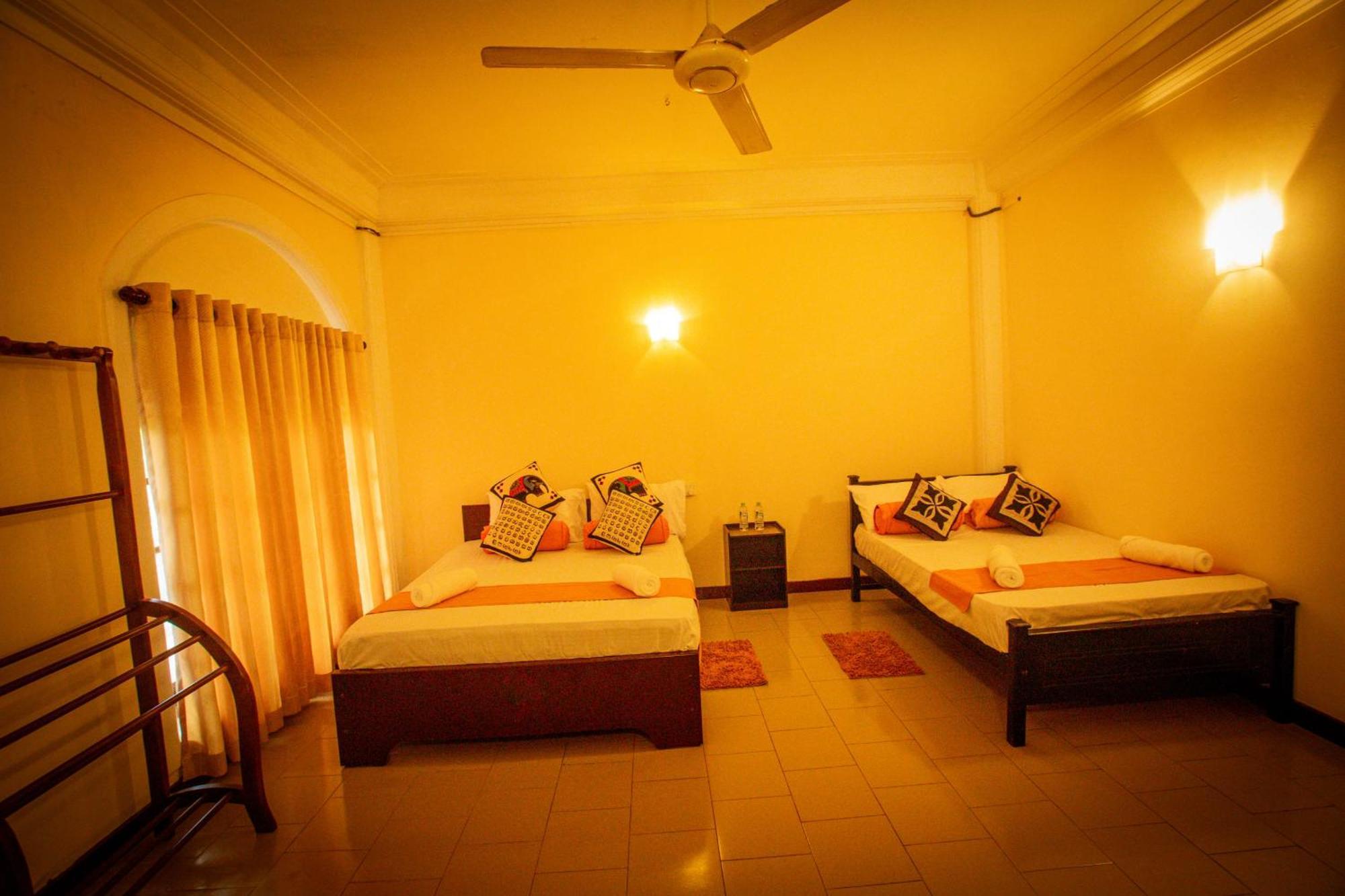 Sunbloom Inn Kandy Exterior foto